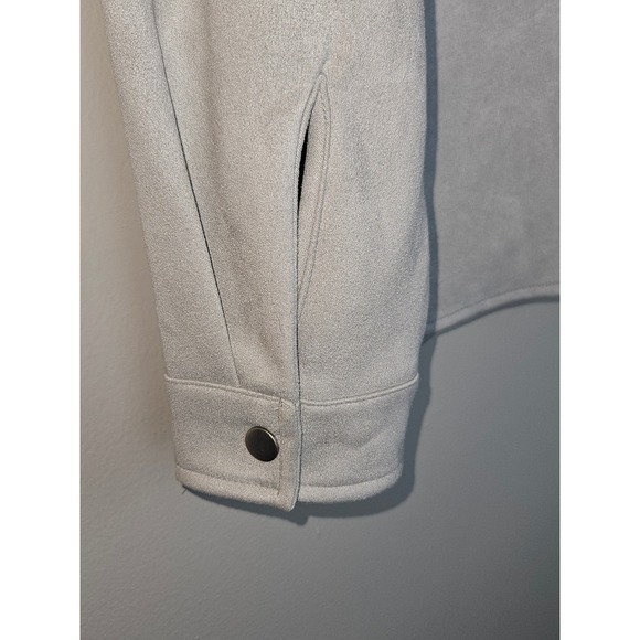 Bagatelle Collection Light Gray Suede Button Up Shirt Jacket Size Medium - Picture 7 of 7